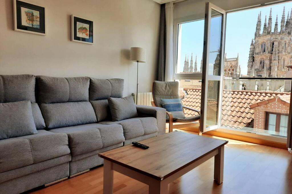 Atuaire Home La Catedral En El Salon Parking Incluido Burgos Luaran gambar