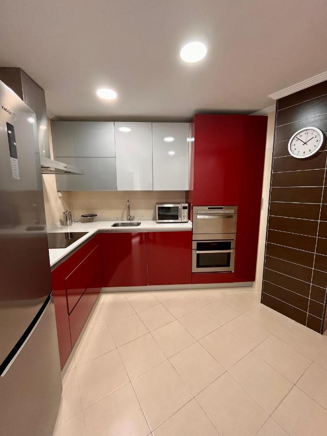 Atuaire Home La Catedral En El Salon Parking Incluido Burgos Luaran gambar